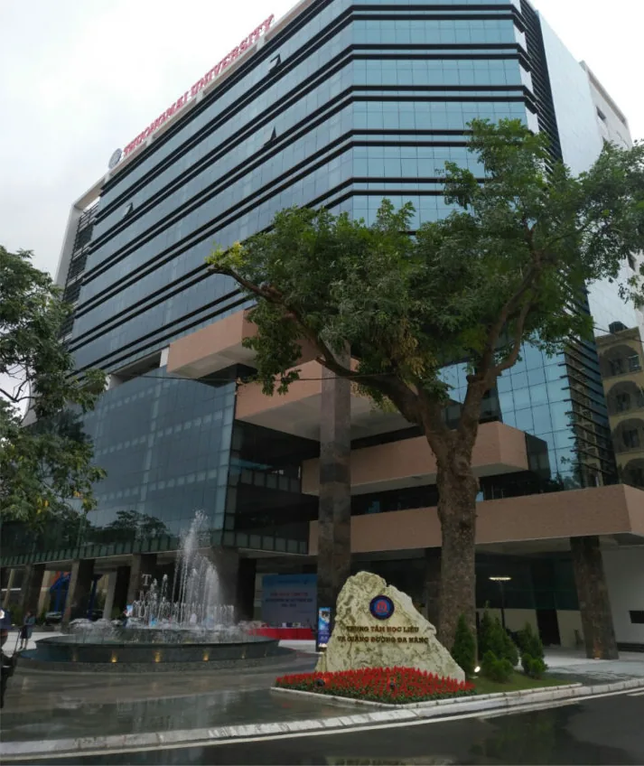 Trung tâm Học liệu &ndash; Giảng đường lớn, ĐH Thương mại