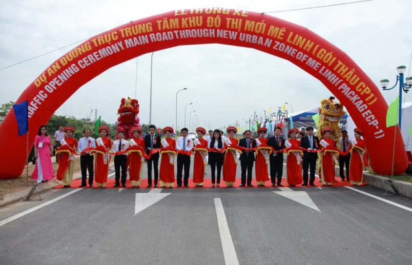 Lễ thông xe dự án xây dựng Đường trục trung tâm khu đô thị mới Mê Linh