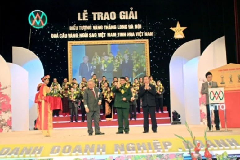 Đông Đô 28 - BQP nhận giải &ldquo;Quả cầu vàng &ndash; Ngôi sao Việt Nam&rdquo;